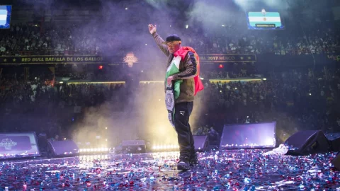 Aczino campe&oacute;n Red Bull Batalla de los Gallos 2017