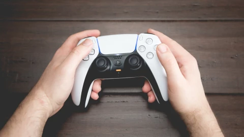 &iquest;Es la PS5 mejor que la Nintendo Switch? Comparativa de caracter&iacute;sticas y precios