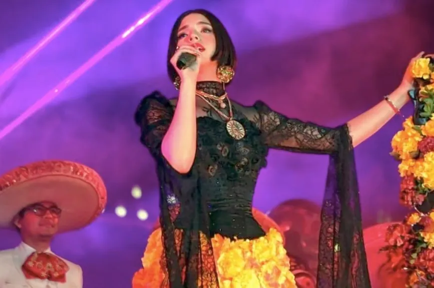Ángela Aguilar (8).jpg