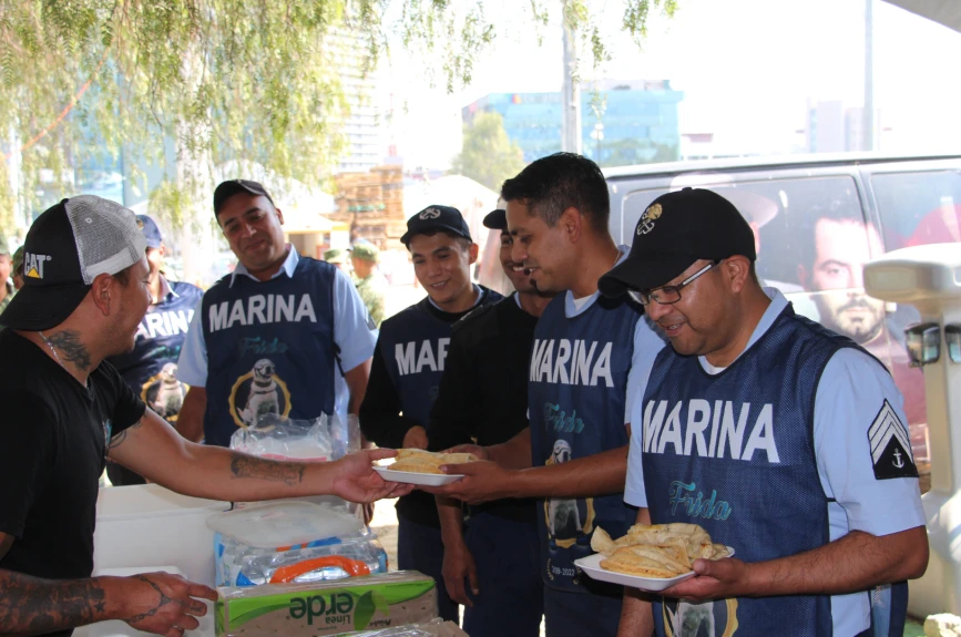Todos nuestros voluntarios agradecen su enorme apoyo y comida.