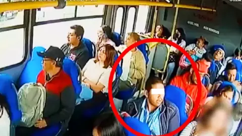 Chofer defiende a mujer de acosador video