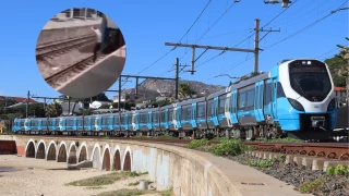 VIDEO FUERTE Impactante momento en que un hombre es embestido por un ferrocarril.png