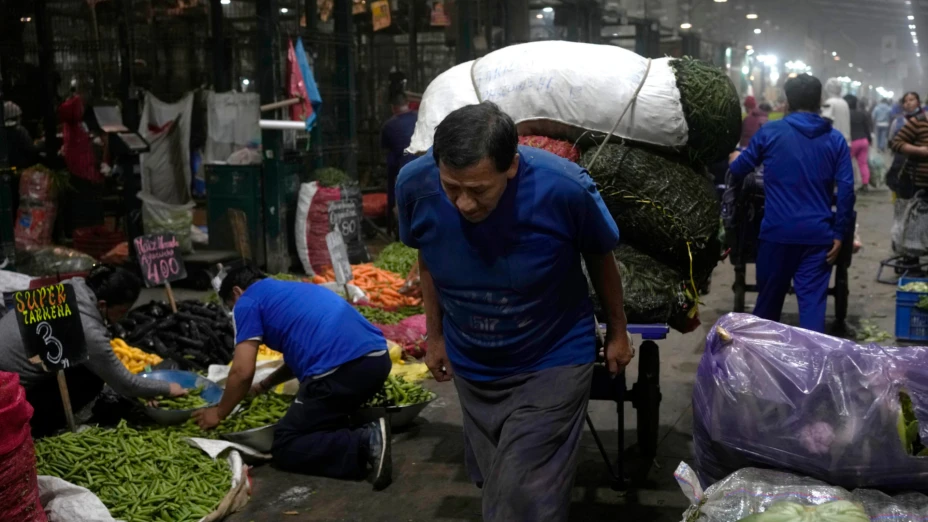 Comercio en un mercado de Lima, Perú