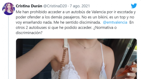 Cristina Durán denunció que un conductor de autobús le negó el acceso por llevar un escote y ofender a los demás.