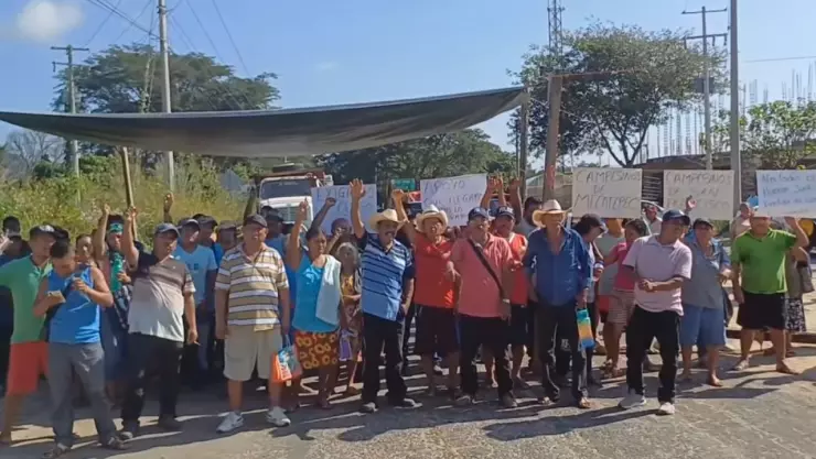 Bloqueo Tecoanapa.jpg