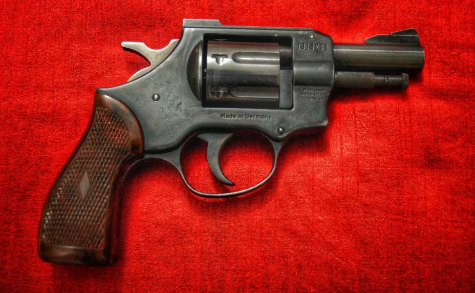 Una mujer dispara a su ex esposo y luego se quita la vida frente a su hijo dentro de DIF Morelos.