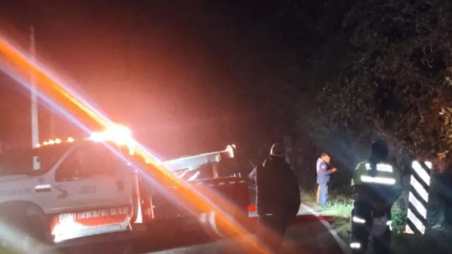 Van cae a barranco.jpg