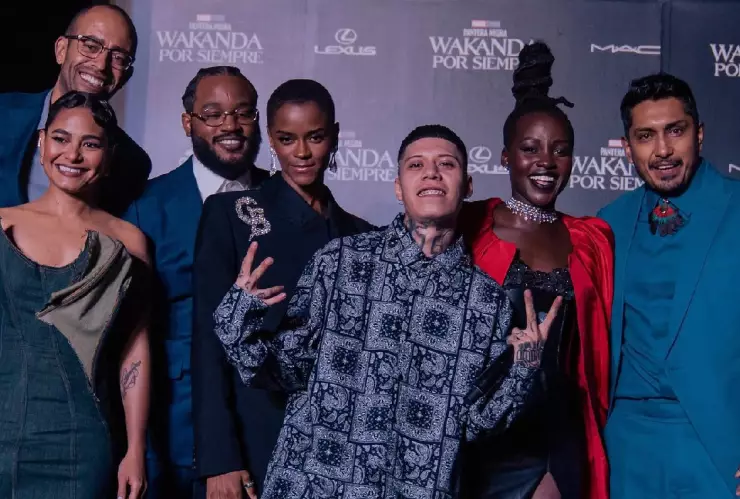 Santa Fe Klan en alfombra roja de Wakanda Forever