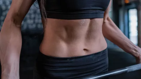 Ejercicios para marcar el abdomen que hombres y mujeres pueden hacer