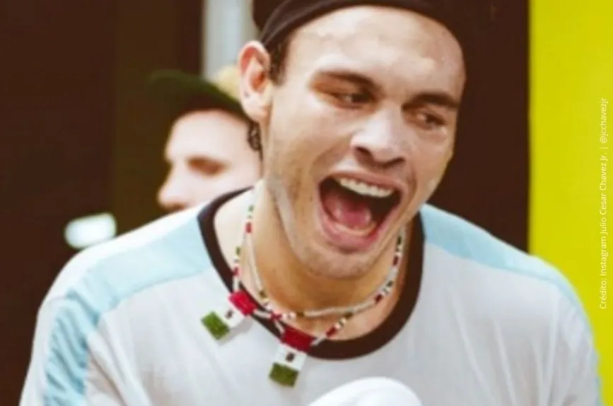 Julio Cesar Chavez Jr. aflojando la mandíbula..jpg