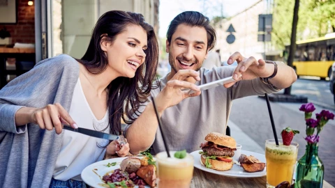 Profeco revela tus 10 derechos si vas a comer a un restaurante