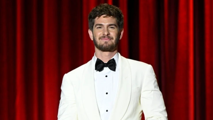 Andrew Garfield sobre la teoría de que La La Land se basa en su relación con Emma Stone