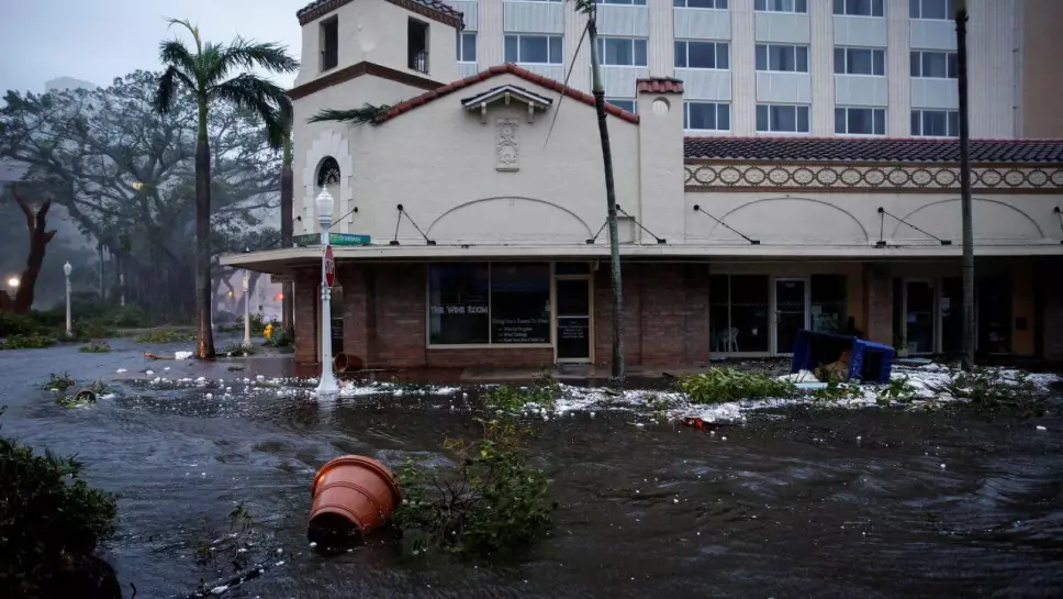 Ian se degrada a tormenta tropical