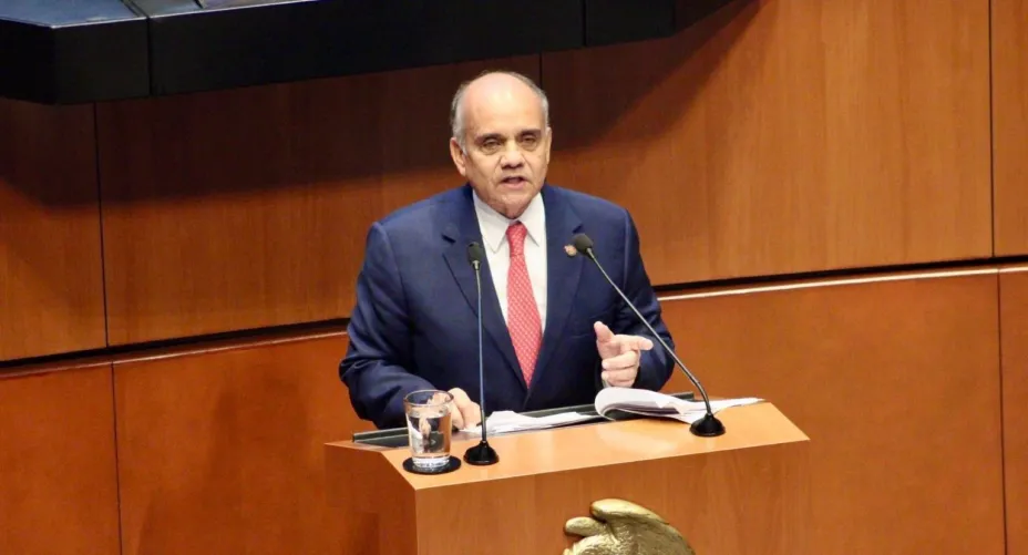 Sector salud atrapado en ocurrencias e improvisaciones gubernamentales.jpg