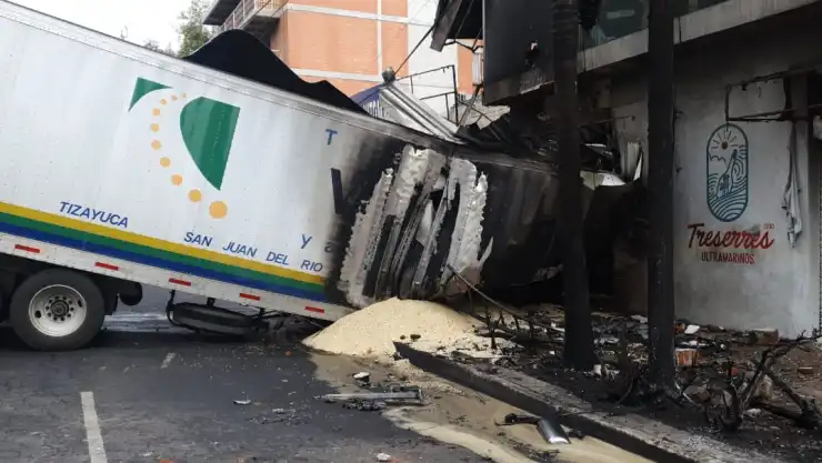 accidente tráiler.jpg