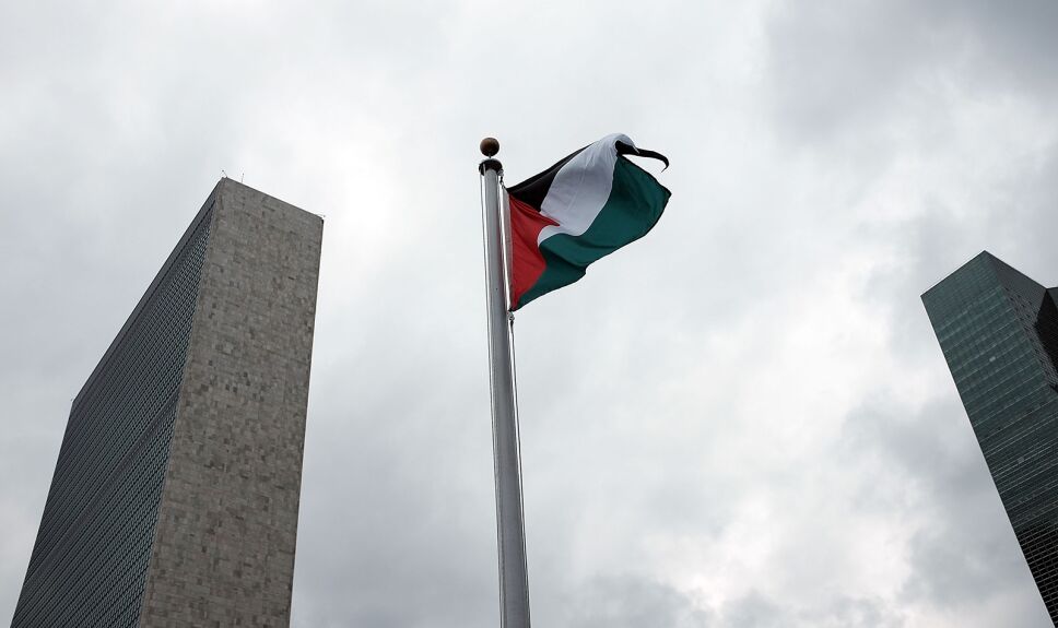 bandera palestina ondea por primera vez en la onu