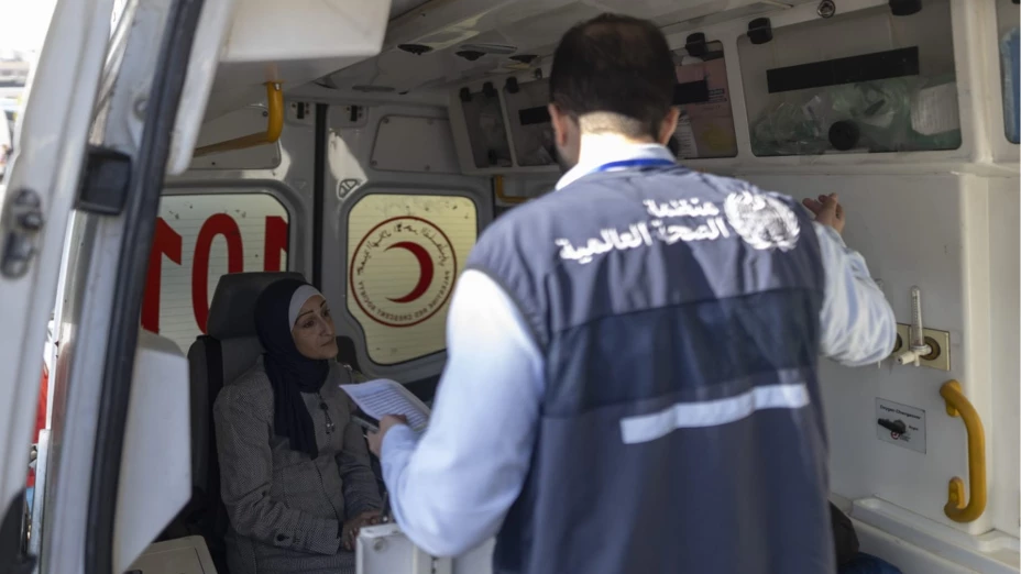 Vacunación y atención médica de la OMS en la Franja de Gaza.jpg