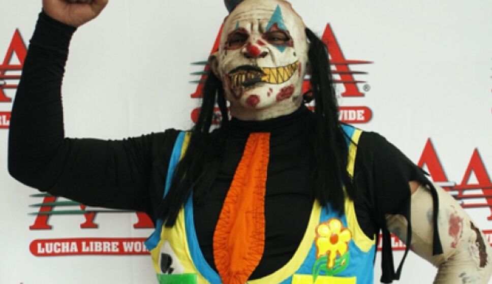 Monster Clown perdió la máscara.
