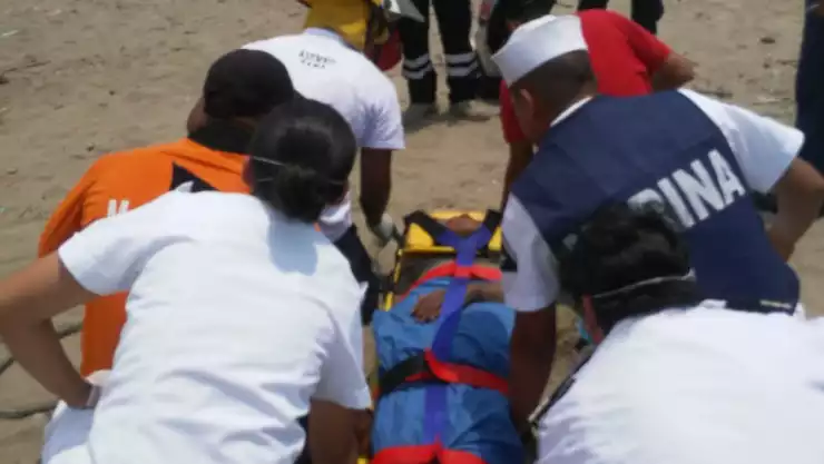 Rescatan a persona inconsciente en playas de Coatzacoalcos