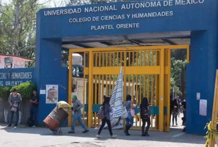 Estudiante intenta suicidarse en baños del CCH Oriente; suspenden clases.jpg