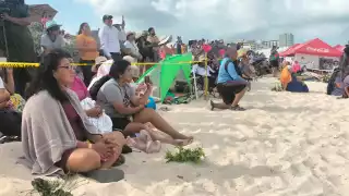 Viacrucis en Playa Delfines en Cancún 2023