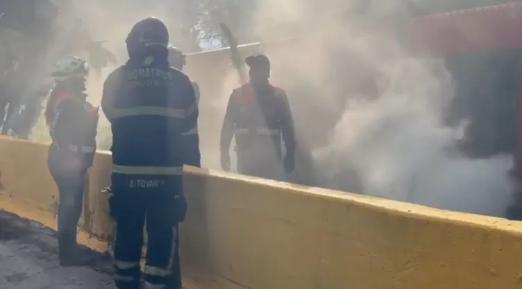 Incendio junto a las vías de la Línea 3 del Metro CDMX:¿Hay fallas en el servicio?