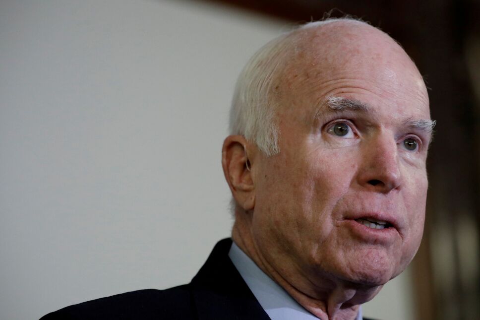 Difunden carta de McCain a los estadounidense
