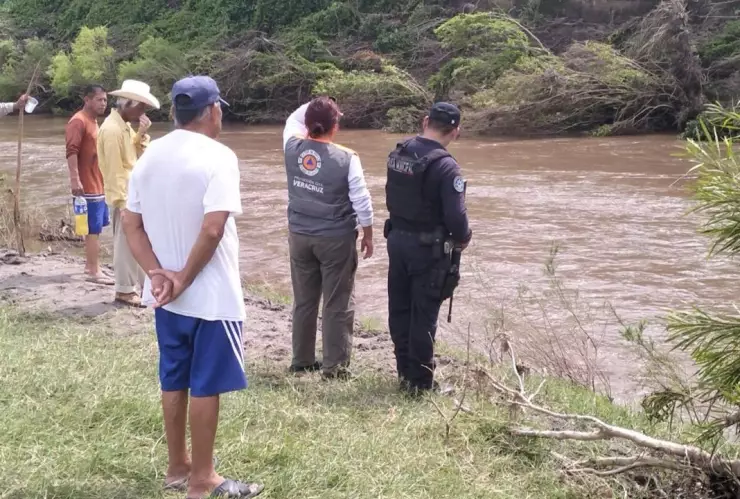Veracruz: Buscan a niño de 4 años arrastrado por corriente del Río Jamapa
