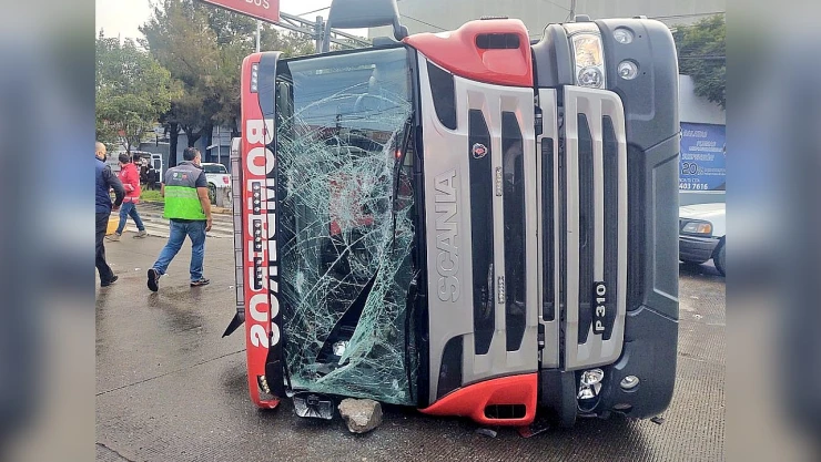 calzada_vallejo_camion_de_bomberos_choque