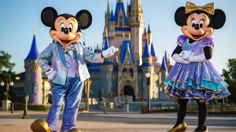 ¡Mujer descubre que su marido es infiel tras fotografías en Disney!