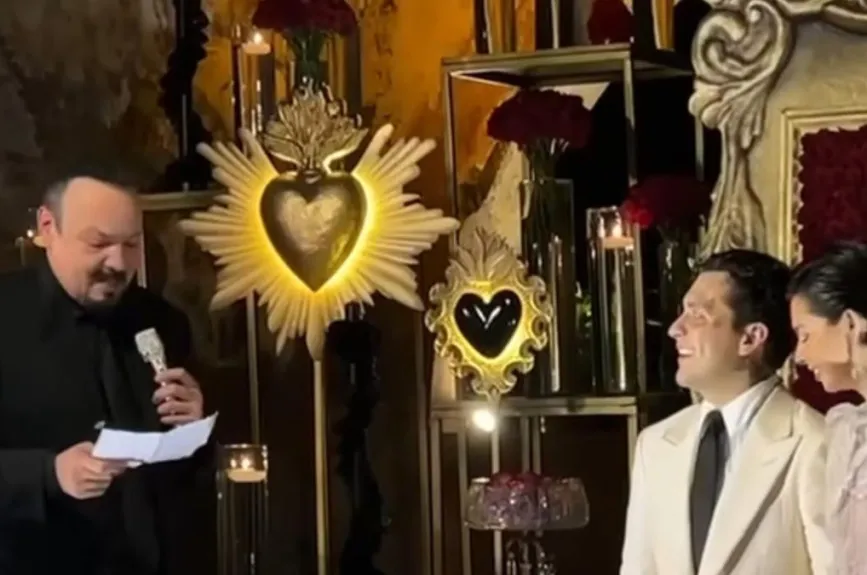 Votos de la boda de Nodal con Angela (7).jpg