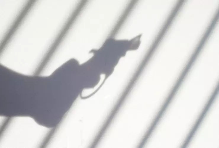 Menor de cuatro años juega con pistola cargada en EUA