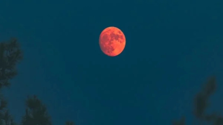 Eclipse-lunar-total-2025-la-razón-científica-por-la-que-la-luna-cambiara-a-color-rojo