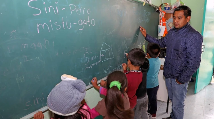 Indígenas modelo educativo