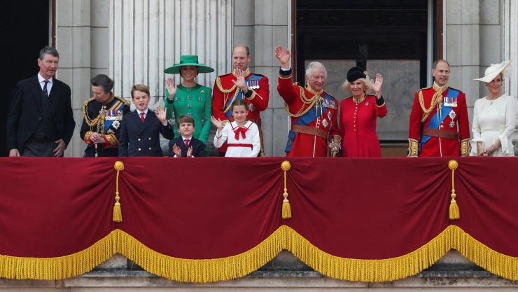 El rey Carlos III celebró su primer cumpleaños como monarca británico, lo hizo en medio del desfile “Trooping the Colour”.