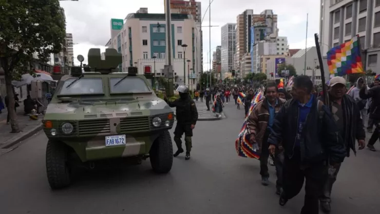 Números de emergencia de la Embajada de México en Bolivia tras golpe de Estado