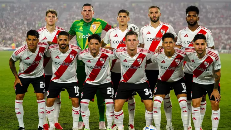 Aficionados de River Plate se burlan de México