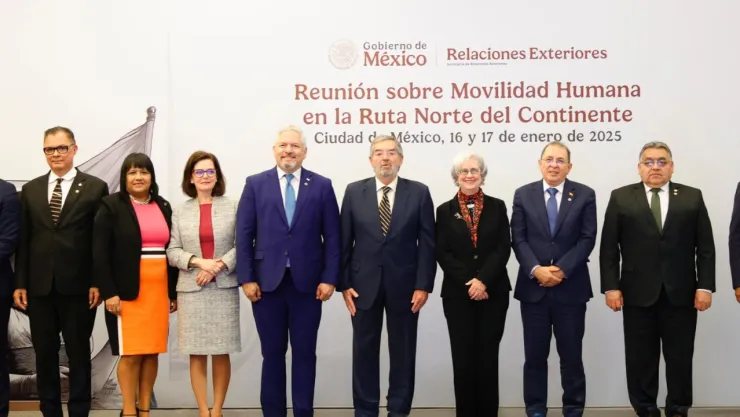 Juan Ramón de la Fuente sostiene reunión con representantes de América Latina