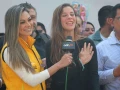 Adriana de la Puente acudió con todo su equipo a realizar su deposito de juguetes