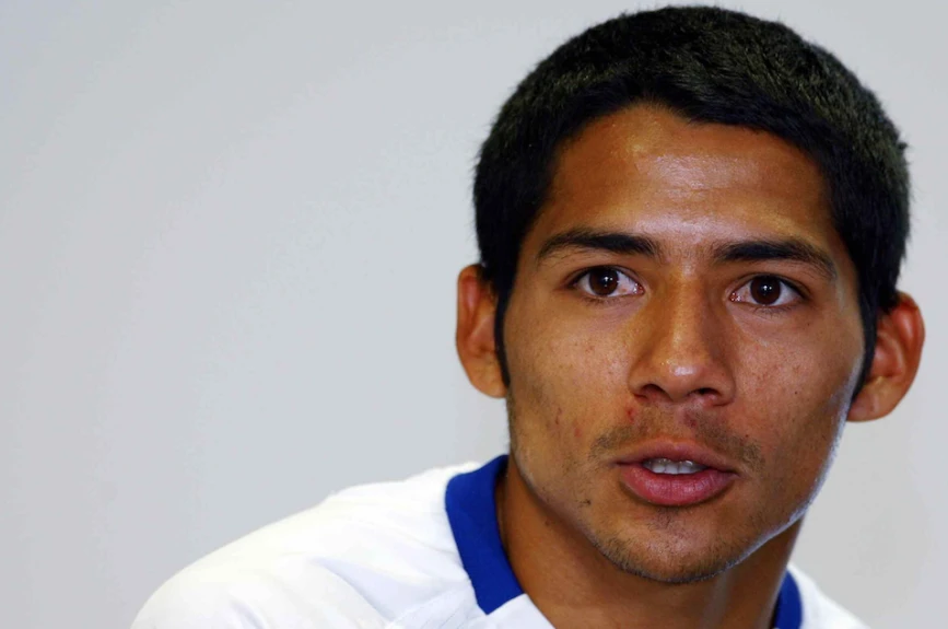 Javier Aquino con Cruz Azul en 2010, año de su debut