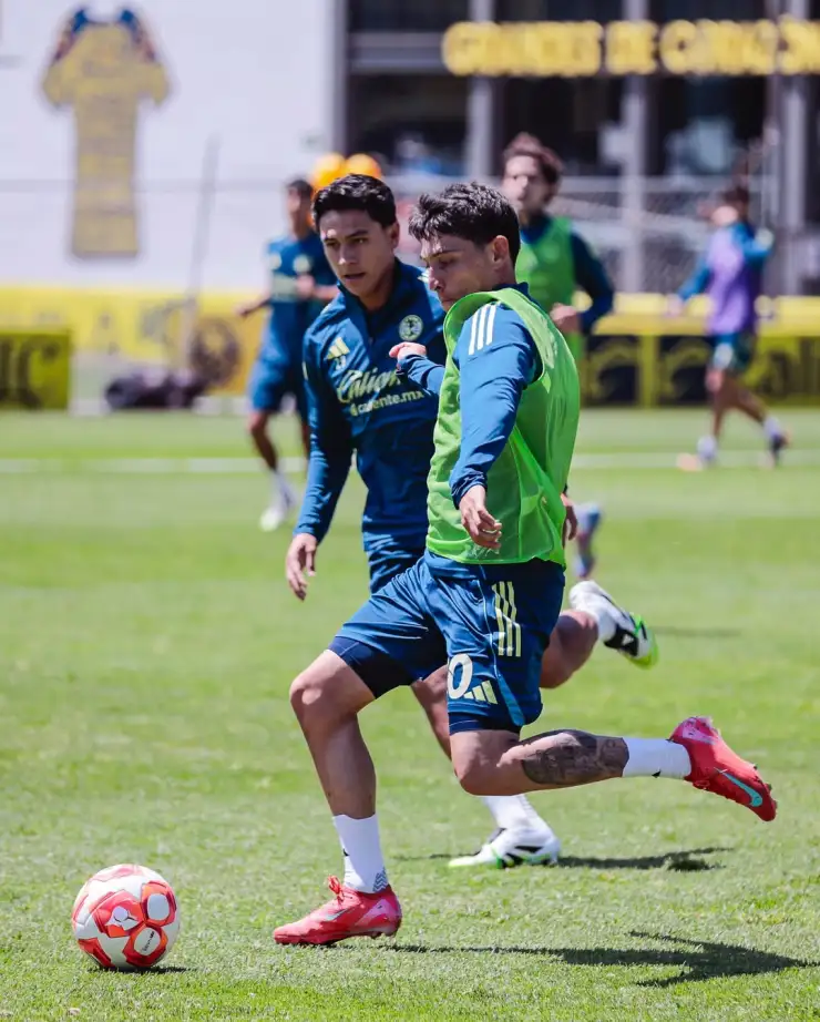 Alexis Gutiérrez, durante el entrenamiento del América