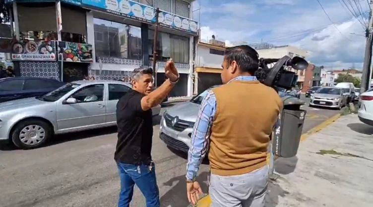 Hombre-agrede-a-reportero-tras-chocar-en-Puebla