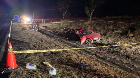 Choque frontal dejó dos muertos sobre la carretera México–Veracruz en Calpulalpan, Tlaxcala