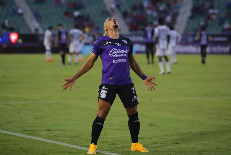 Camilo Sanvezzo, Mazatlán Pachuca