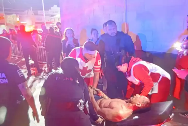 Torreón: Ex empleado se prende fuego afuera de AlSuper