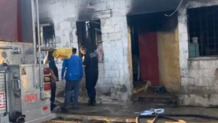 Se registra incendio en casa de Vergel; no hay lesionados
