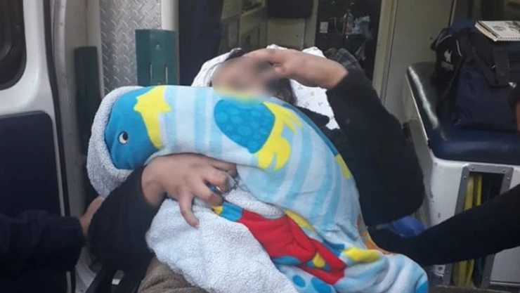 policias auxilian nacimiento bebe .jpg