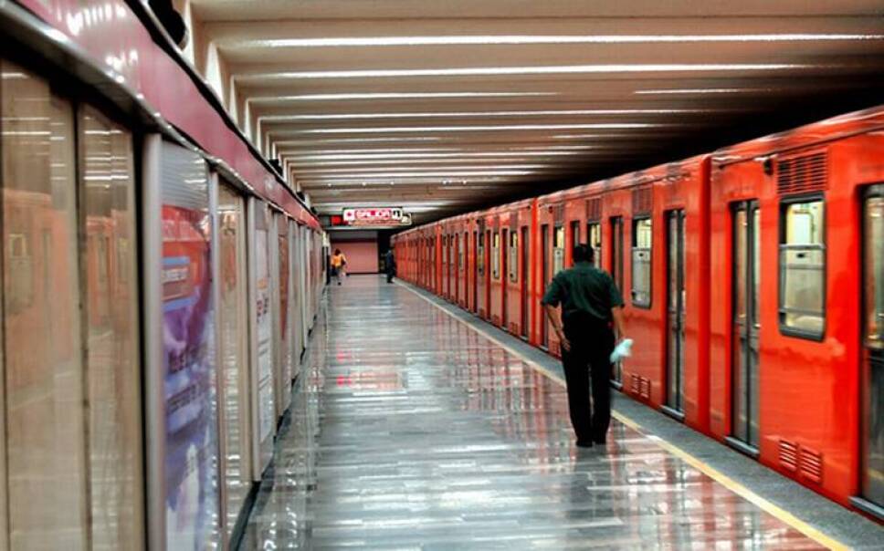 Debido a las lluvias, el Metro CDMX informó que no hay servicio de Juanacatlán a Observatorio de Línea 1.