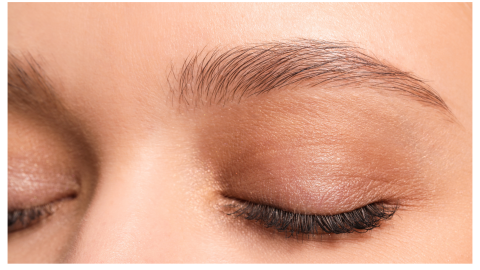 Maquillar cejas