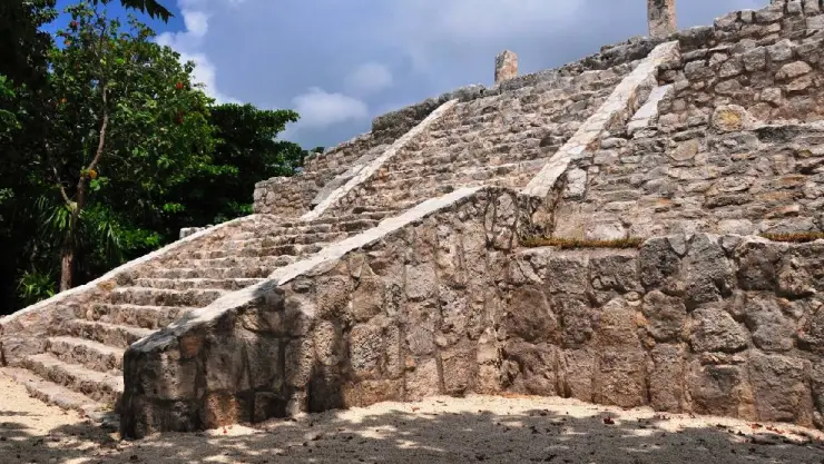 Zonas arqueológicas que puedes encontrar en Cancún